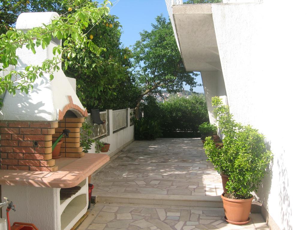 D.O.O. Yury Apartment Trogir Exterior photo